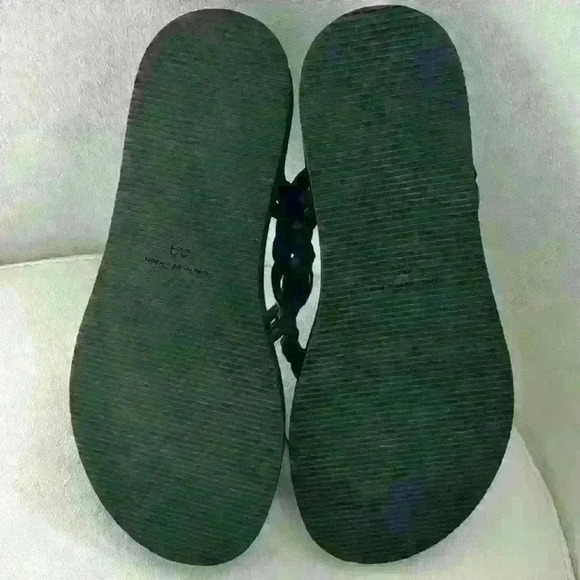 See By Chloe Women’s Flip Flop Sandals. Color: Black. Size: 8.5. OS - Picture 4 of 6